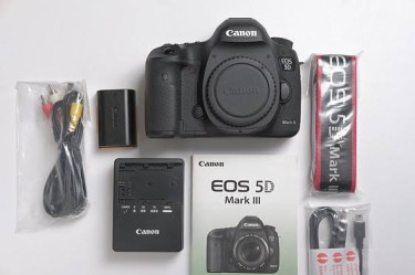 Canon EOS 5D Mark III With EF 24-105mm IS Lens