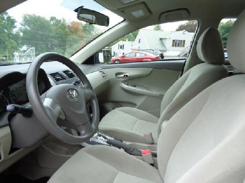  2010 Toyota Corolla LE 4Dr Only 68.K Miles 1800$