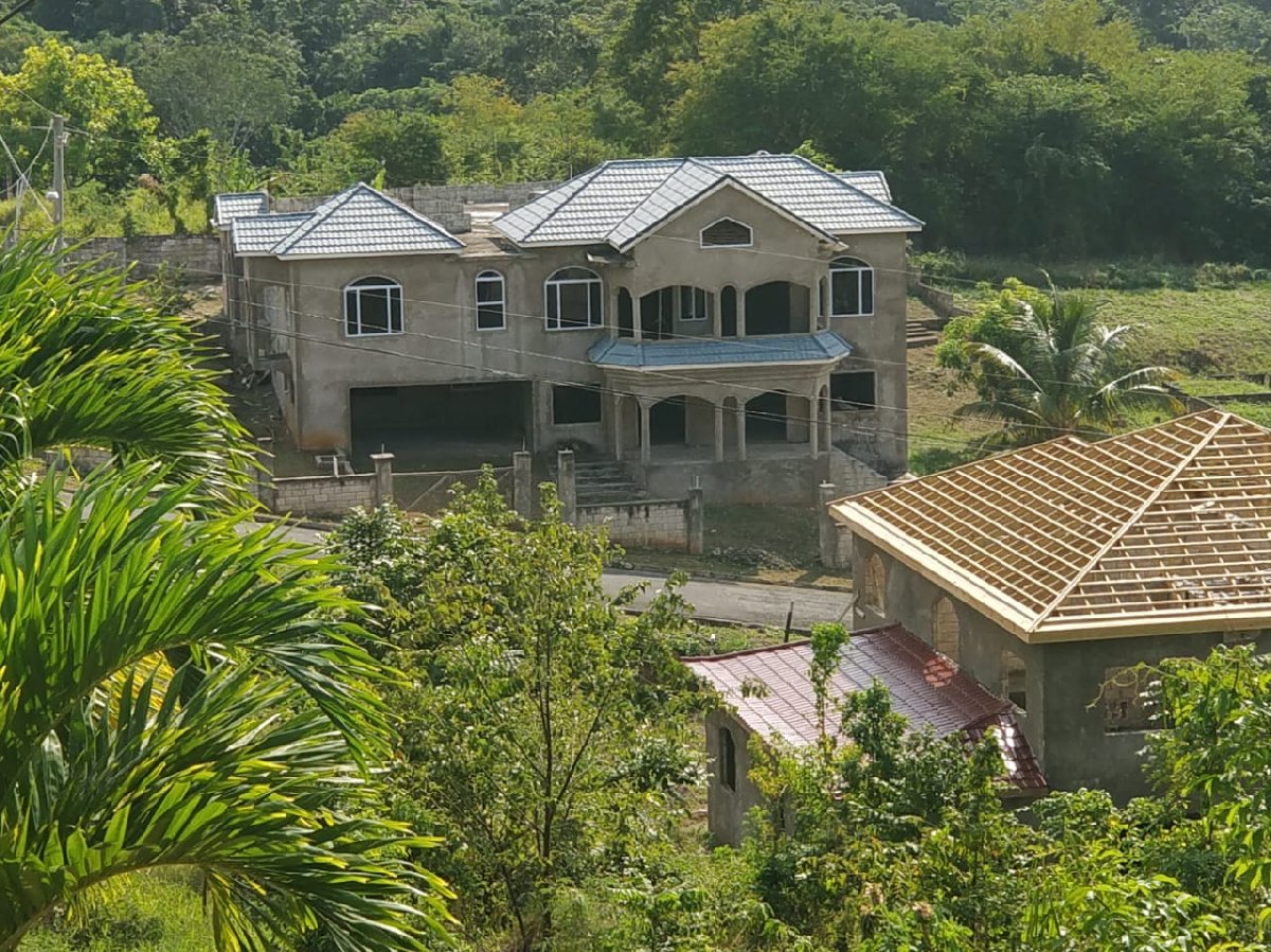 6 Bedroom Unfinished House For Sale In Pyramid Heights St Ann Houses 