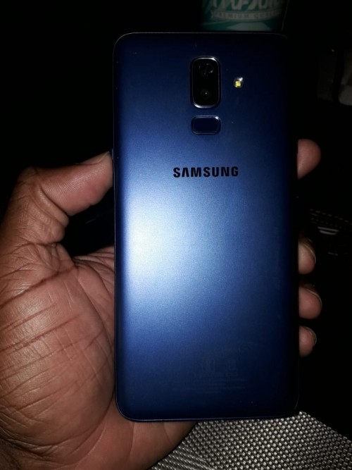 Samsung Galaxy J8.