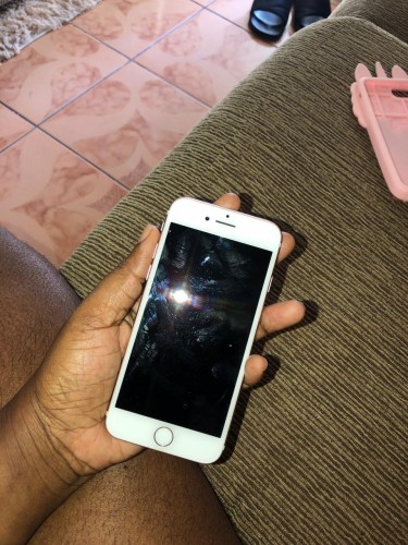 USED Iphone 7 (32gd) A+ Condition (rose Gold)