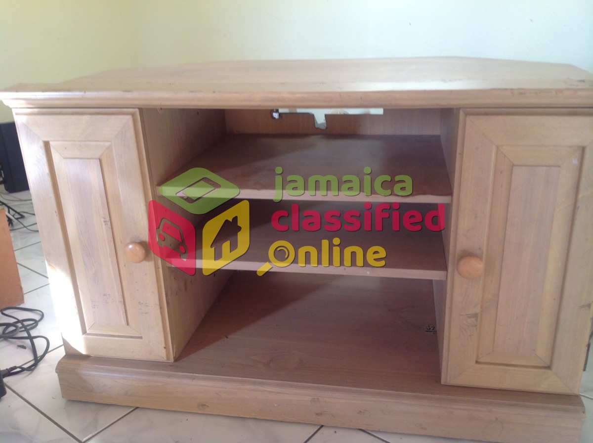 Yard Sale (Household Items) in Havendale Kingston St Andrew - Furniture