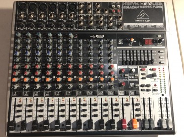 Behringer Mixer 