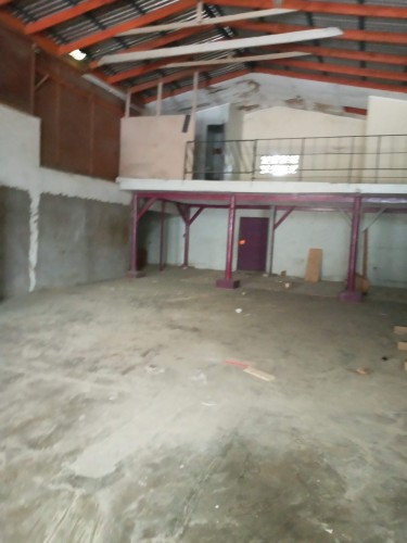 2000 Square Feet High Ceiling Warehouse Space