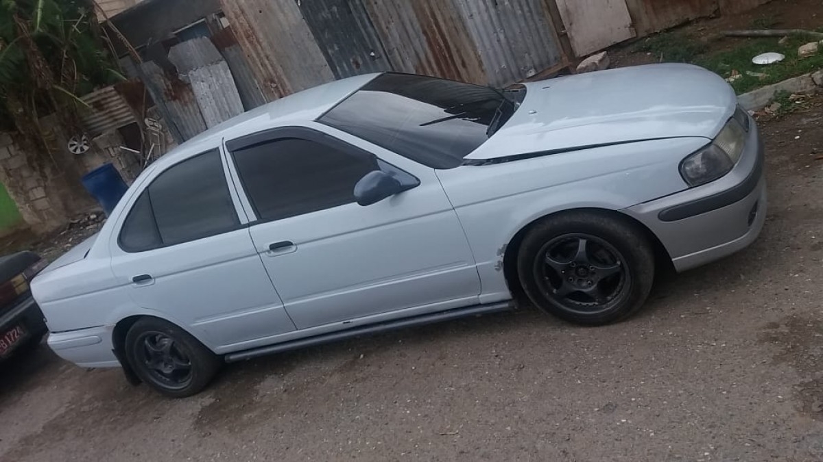 Nissan B15 Manual 2002 for sale in Portmore St Catherine - Cars