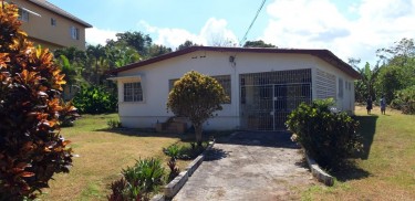 4 BEDROOM HOUSE FOR SALE 