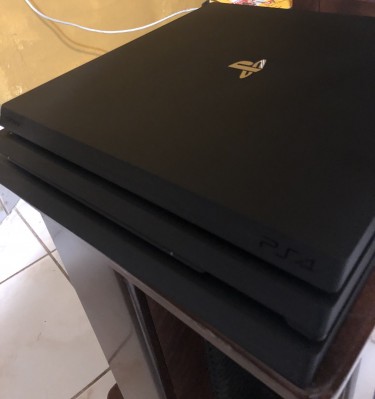 PS4 PRO FOR SALE 