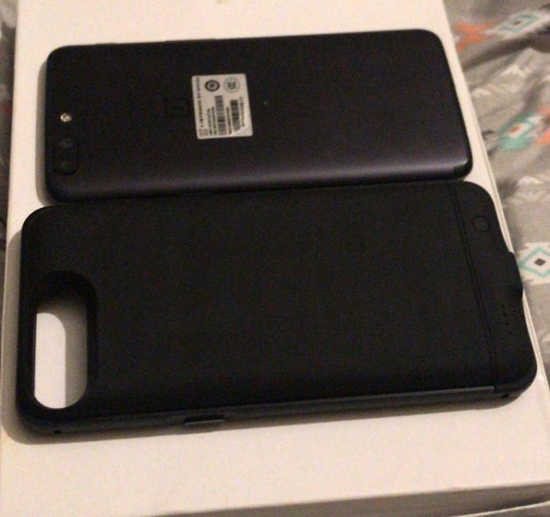 OnePlus 5 With 6000mAh Charging Case