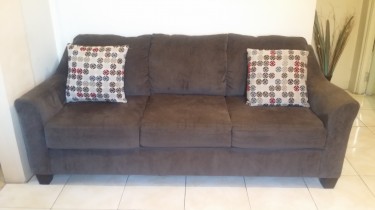 Couch/Settee/Sofa - 2 Piece (Sofa & Love Seat) 