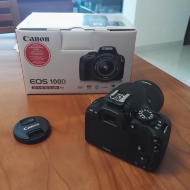 Camera Canon EOS 100D