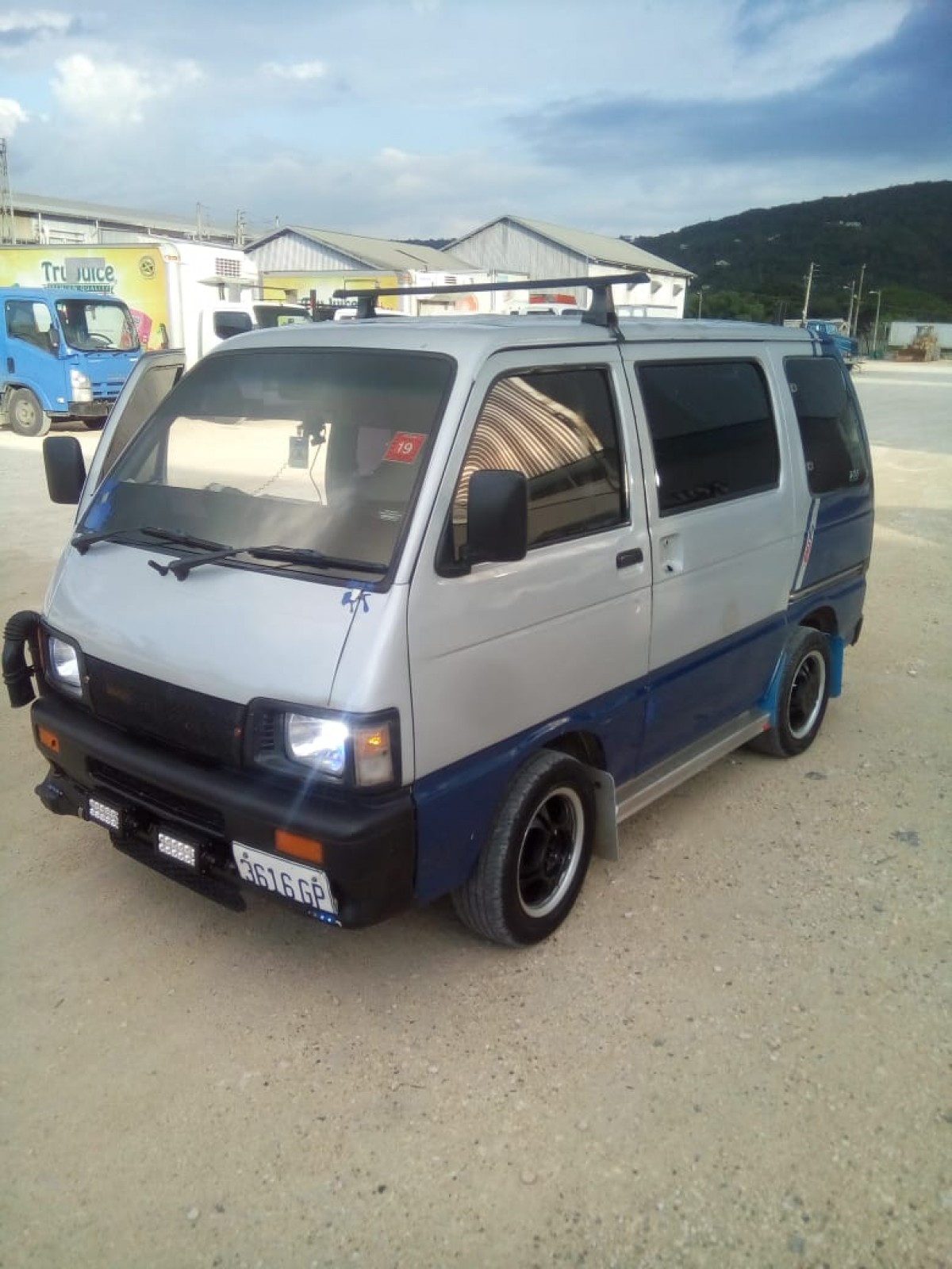 Daihatsu hijet объем багажника