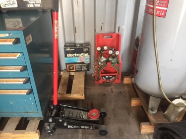Container Tire Garage/tools 