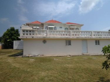 IRONSHORE 5 Bedroom And 5 Bath USD $3000
