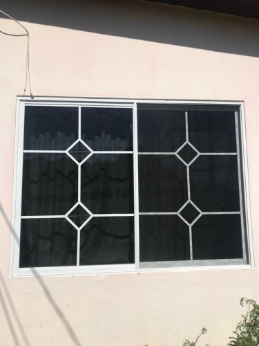 Window And Glass Installer 