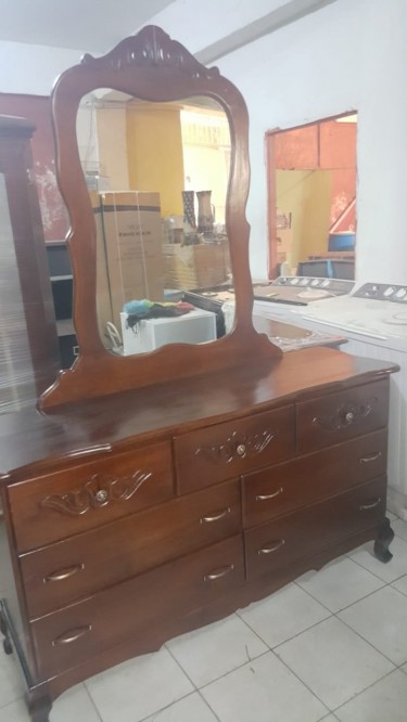 Beautiful 7 Drawer Dressng Table For Sale 