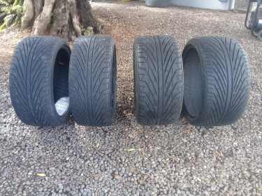 1 Set Triangle Motor Vehicle Tyres