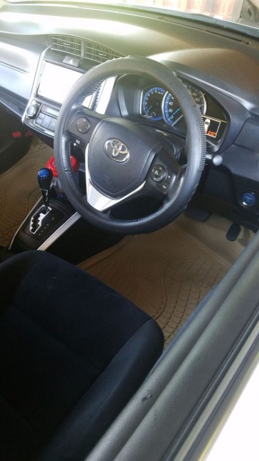 2014 Toyota Fielder Hybrid 