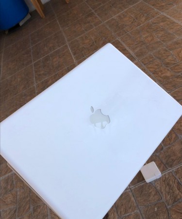 MacBook Unibody Mid 2009 250Gb Storage