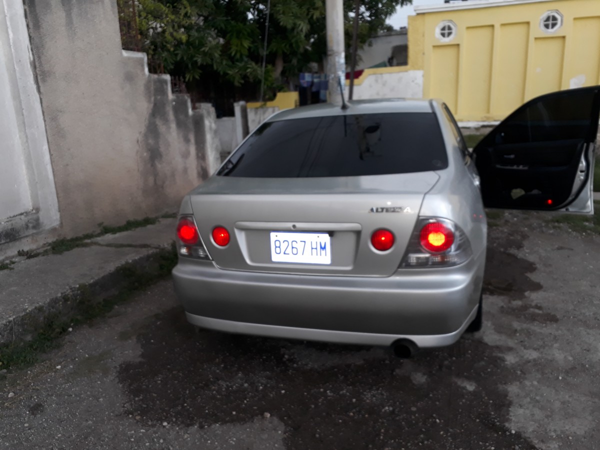 Toyota altezza 2005