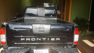 2004 Nissan Frontier 