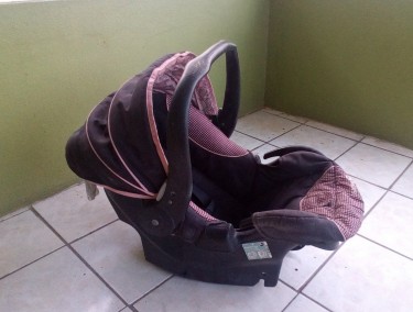 Pre-Owned Baby Car Seat For Sale.