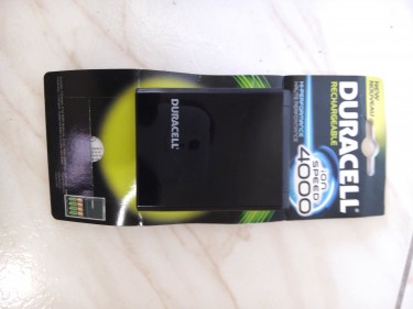 Duracell Ion Speed Battery Charger WITH 2AA & 2AAA
