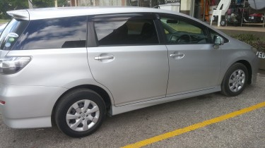 Toyota Wish 2012