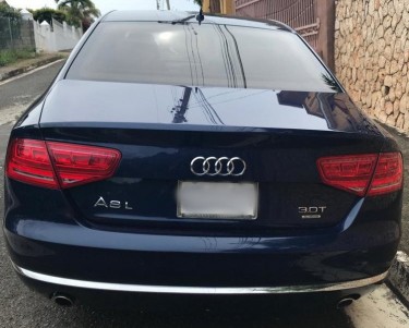 2011 Audi A8L - ONLY 24,000 Miles (39,000 Km)