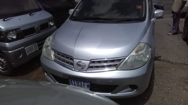  2010 Nissan Tiida 