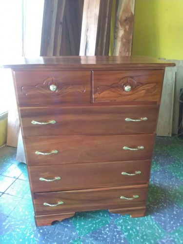 Beautiful 6 Drawer Chest Of Drawers For Sale 