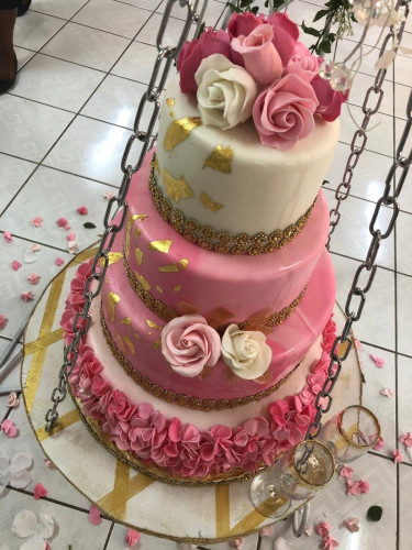 Beautifully Decorated Cakes And Deserts