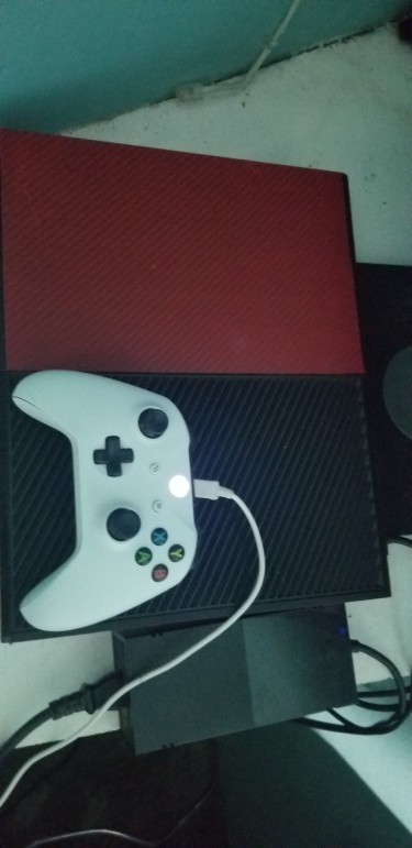 XBOX ONE WITH GAMES