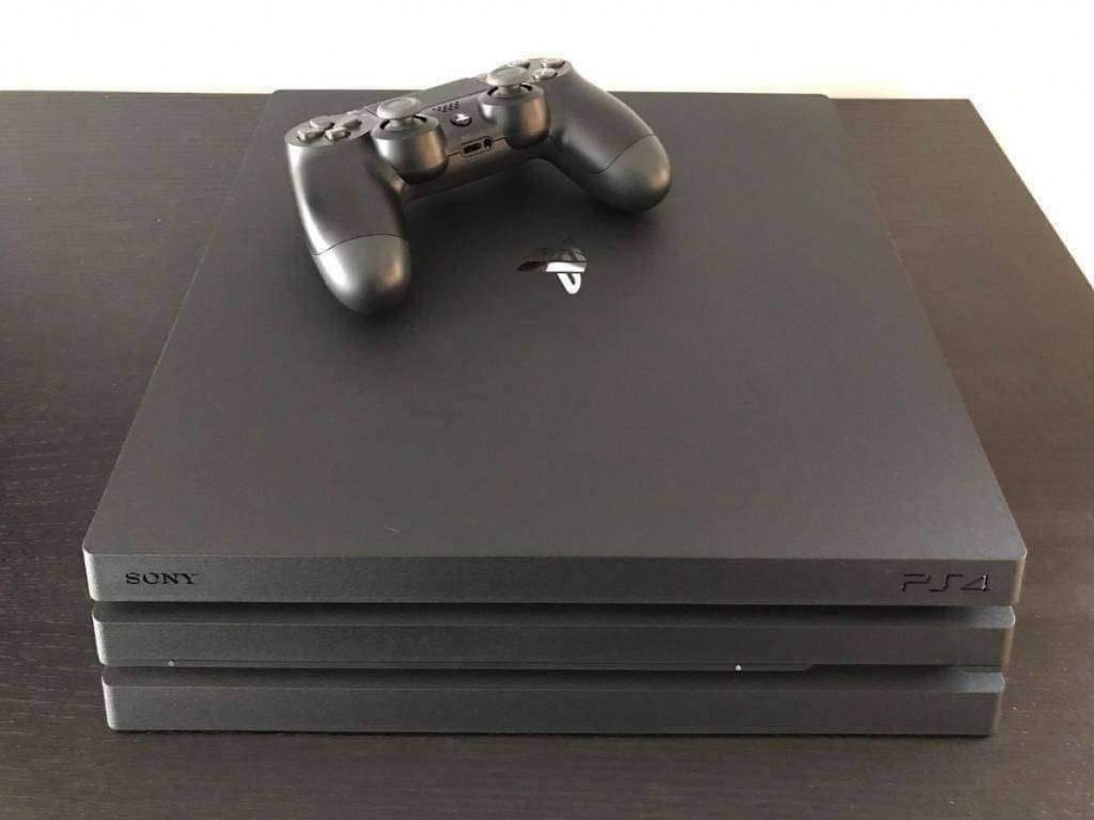 FAILY NEW PS4 PRO 1TB for sale in Kingston Kingston St Andrew - Game