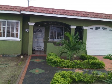 2 Bedrooms, 2 Bathrooms In Gated Community