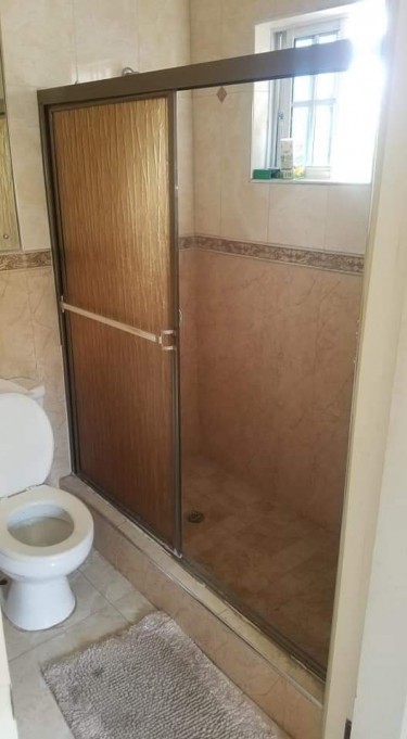 1 Bedroom Own Bathroom