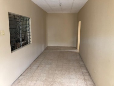 Unfurnished 2 Bedroom 1 Bath Small Side Of House