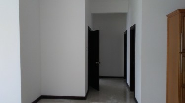 2 Bedroom With En Suite Bathrooms, Powder Room