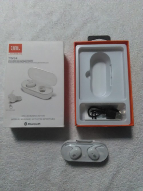 JBL Ear Bud With Touch Sensors