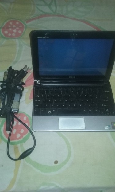 Dell Laptop For Sale Fully Working Ave Charger Use