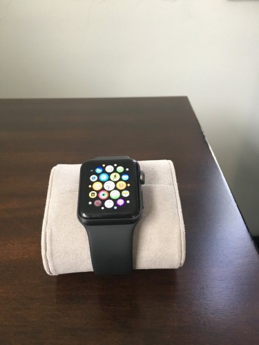 APPLE WATCH SERIES 3 SPACE GRAY WITH SPORTS BAND