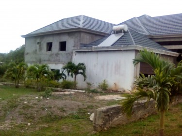 5 Bedroom House In Gated Community 