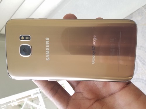 Samsung Galaxy S7 Edge Gold 