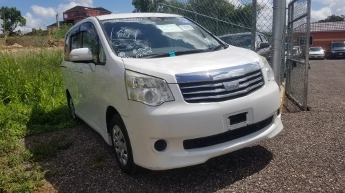 2010 Toyota Noah