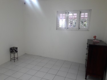 Newly Renovated 1 Bedroom Flat Hope Pastures 