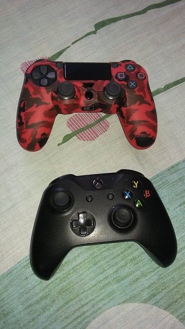 PS4/XBOX ONE CONTROLLERS