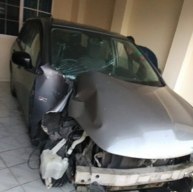2006 Nissan Wingroad (Accident)