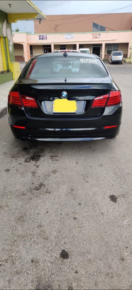 BMW 528i Twin Turbo Excellence Condition 2012