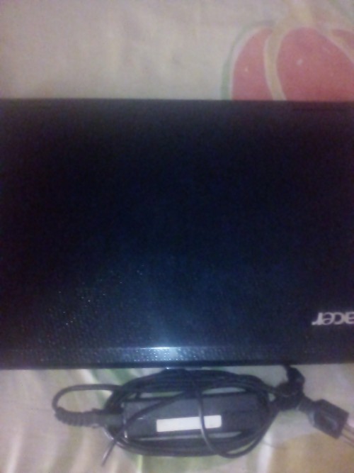 Acer Laptop On Sales Windows 7 Charger 4gb 22k Cam