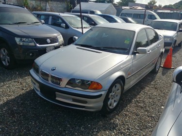 2000 BMW 323i