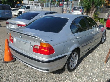 2000 BMW 323i